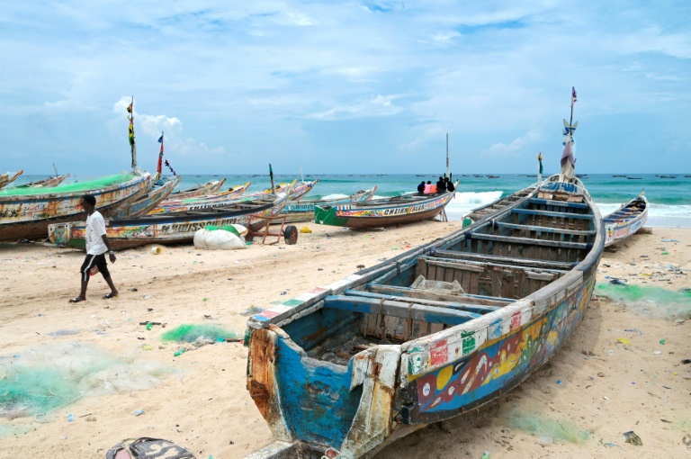 At least 24 dead in migrant shipwreck off Senegal
