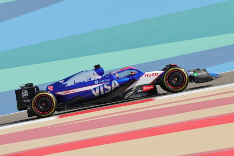  Ricciardo on top in breezy Bahrain opening practice 