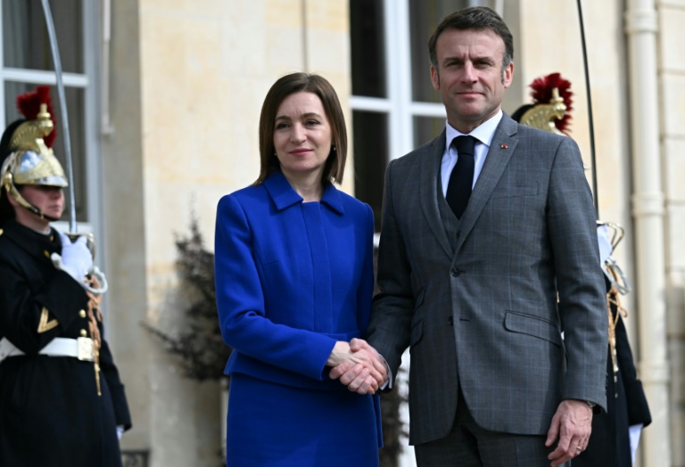  Macron states ‘unwavering support’ for Moldova