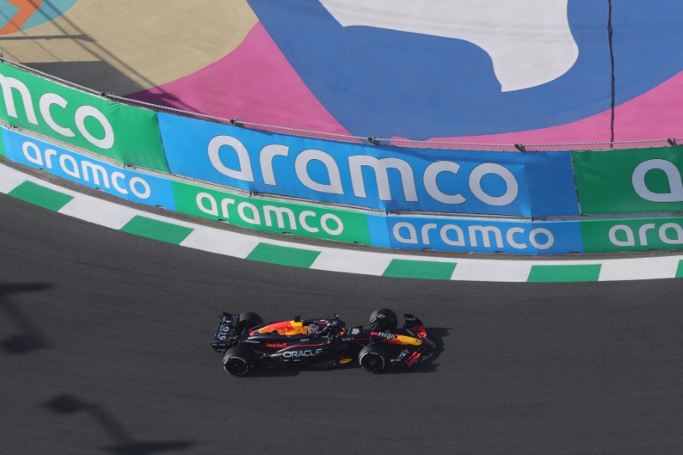  Verstappen tops Saudi opening practice