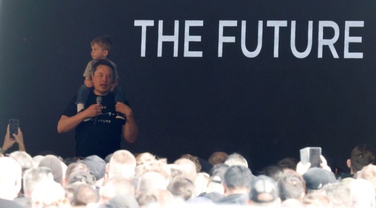  Musk visits Tesla’s sabotage-hit German factory