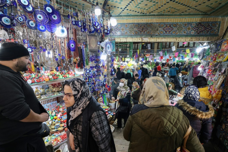  Iranians tighten belts for Persian New Year festivities