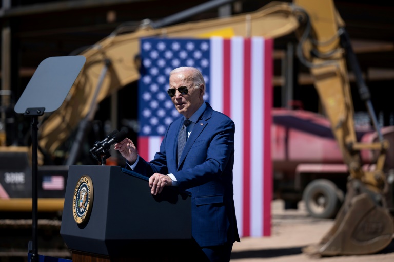  Biden unveils almost $20 bn for Intel to boost US chip production