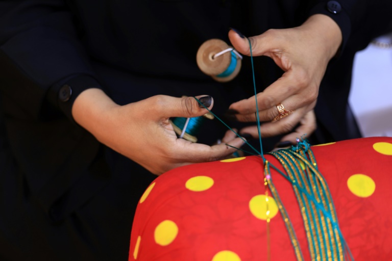  Emiratis battle to preserve dying art of embroidery