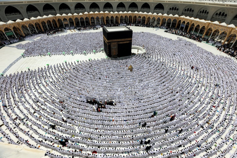  Saudi says Eid al-Fitr holiday to start Wednesday