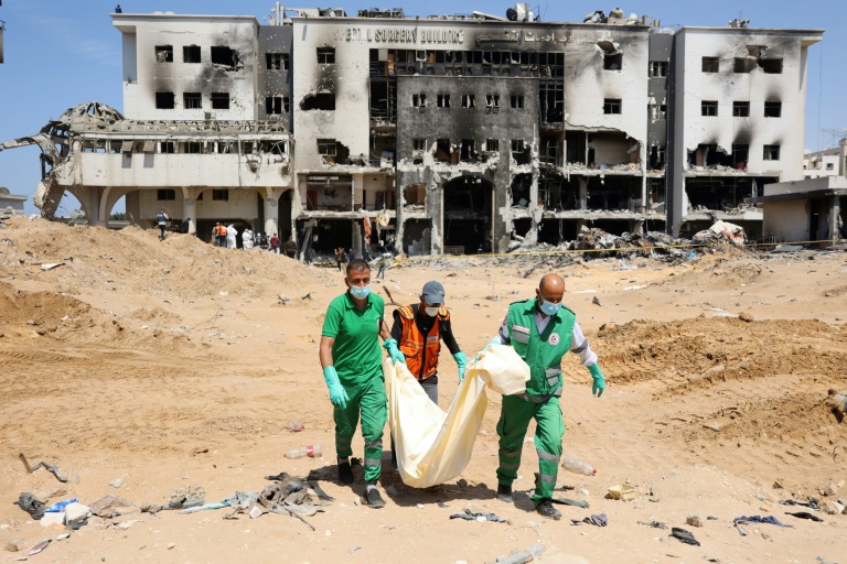  ‘Unbearable’: Gaza families try to identify Al-Shifa dead