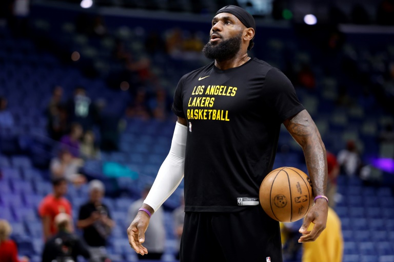  LeBron’s Lakers take on Pelicans as NBA play-in tips off