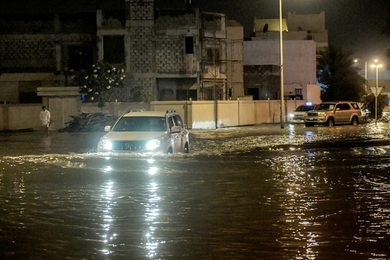  Heavy storms soak Gulf as Oman toll rises to 18