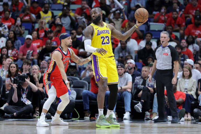  LeBron’s Lakers edge Pelicans to book playoff clash with Nuggets