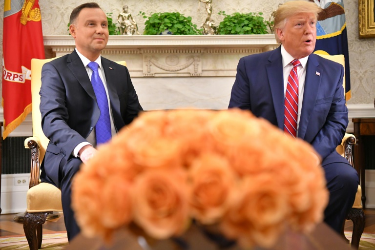 Trump to dine with Polish president in New York