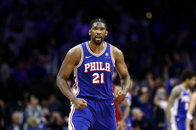  Sixers beat Heat to book playoff date with Knicks, Bulls rout Hawks