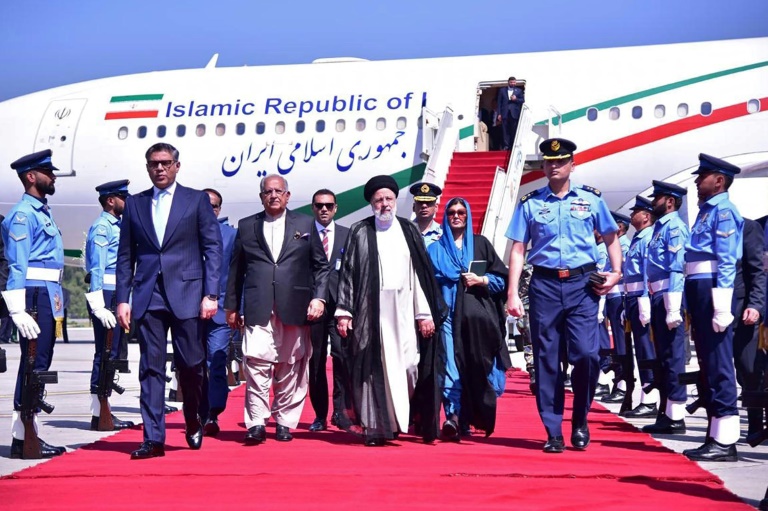  Iran’s president in Pakistan to mend ties after January strikes