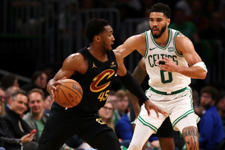  Cavs surge past Celtics to level NBA series at 1-1